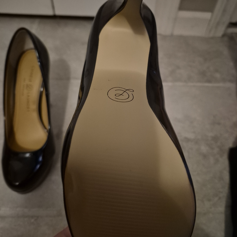 Chinese Laundry Black Women's Shoes - Picture 7 of 8
